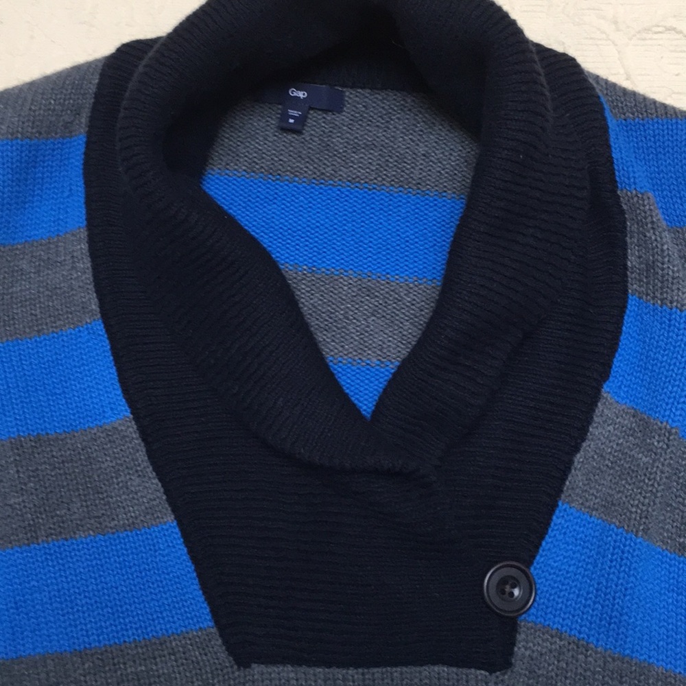 Sweater - Picture 2 of 4